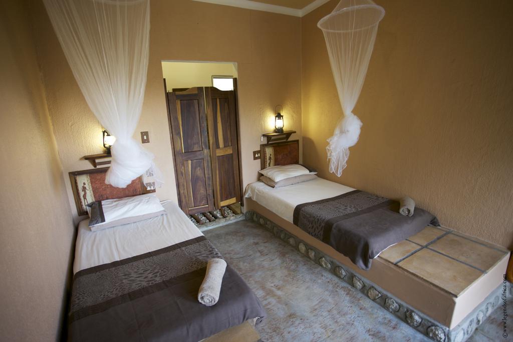 Sasa Safari Camp & Tours Vila Outjo Quarto foto