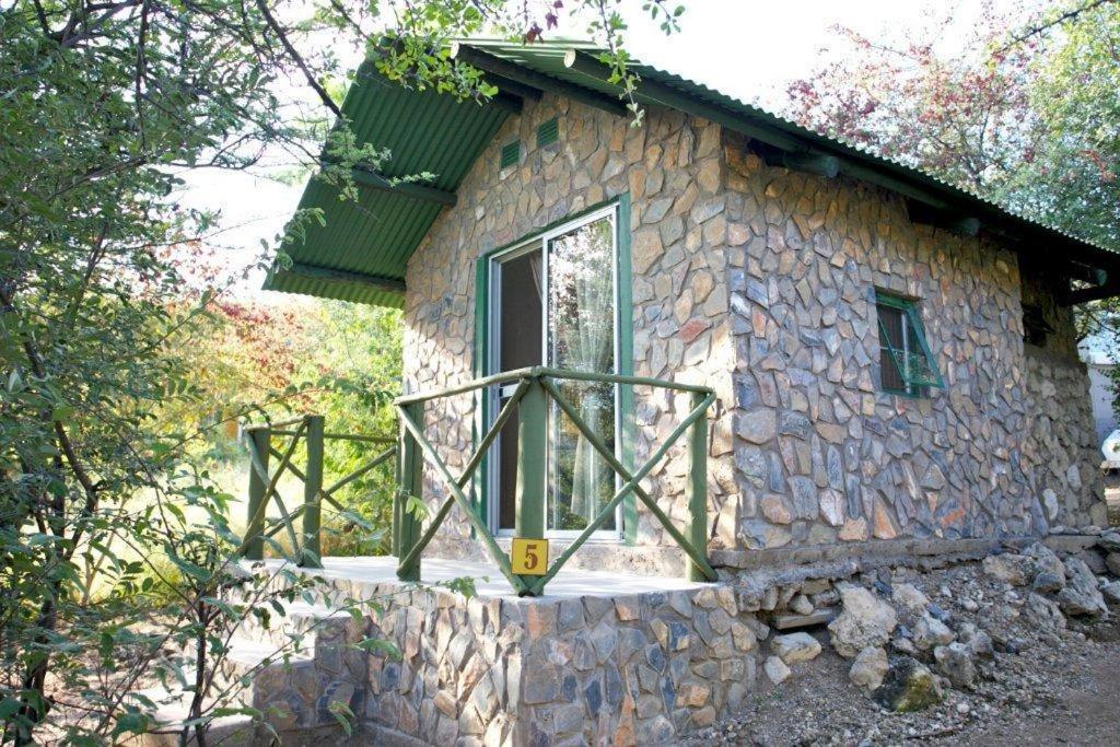 Sasa Safari Camp & Tours Vila Outjo Exterior foto