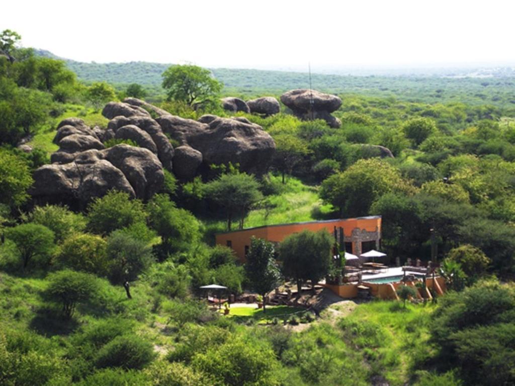 Sasa Safari Camp & Tours Vila Outjo Exterior foto