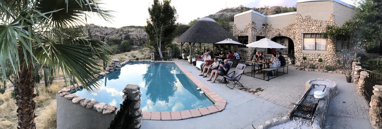 Sasa Safari Camp & Tours Vila Outjo Exterior foto