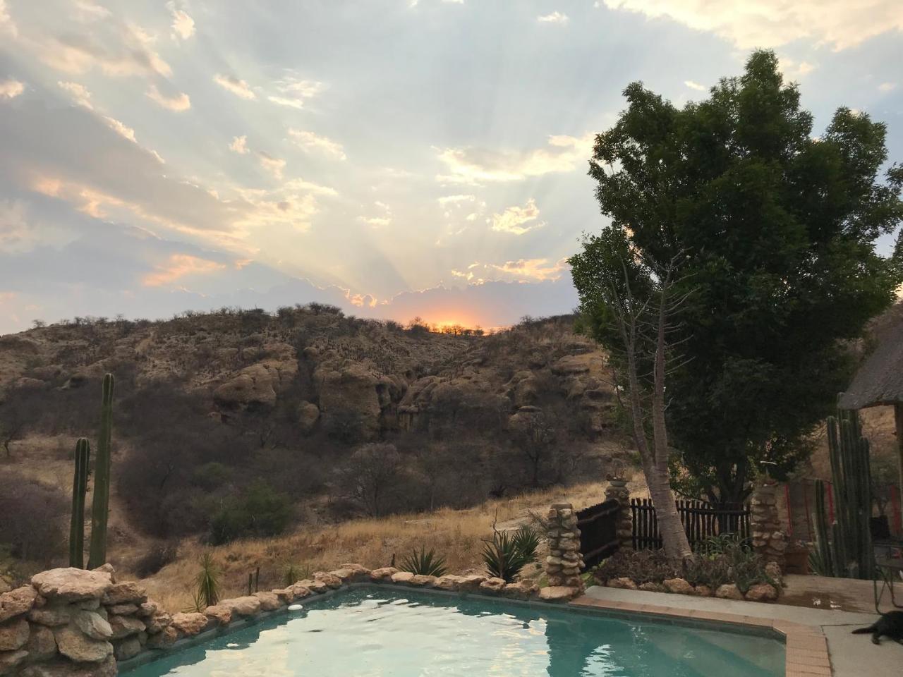 Sasa Safari Camp & Tours Vila Outjo Exterior foto